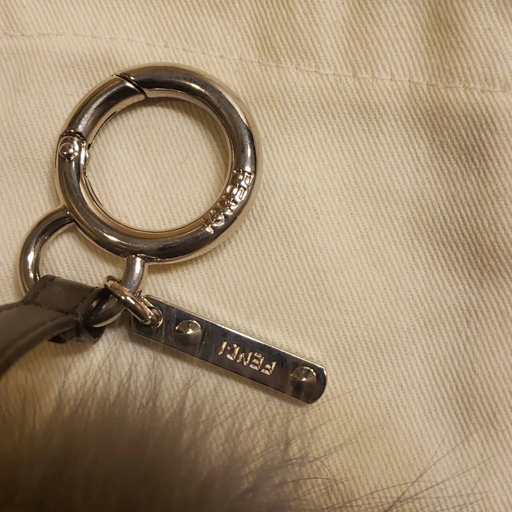 Fendi charm pom pom - Picture 6 of 12